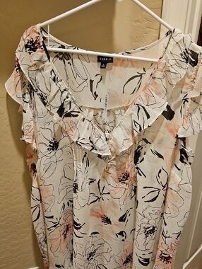 torrid Cream Floral Ruffle V-Neck Blouse with Pink Accents